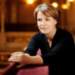 Η Μπερνάρντα Φινκ ερμηνεύει τα Kindertotenlieder του Mahler με τη Tonkünstler-Orchester