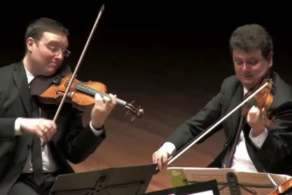 Ορχήστρα ερμηνεύει Dmitri Shostakovich