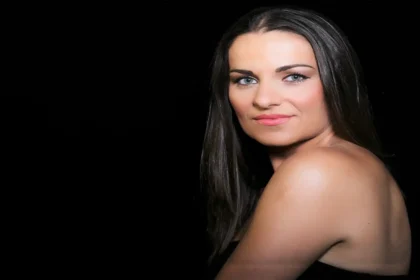 Φωτογραφία της Myrsini Margariti. Apparition: Η Λυρική «Οπτασία» της Μαριώς Φωσκαρίνα-Δαμασκηνού και η Συγκλονιστική Ερμηνεία της Μυρσίνης Μαργαρίτη (Myrsini Margariti)